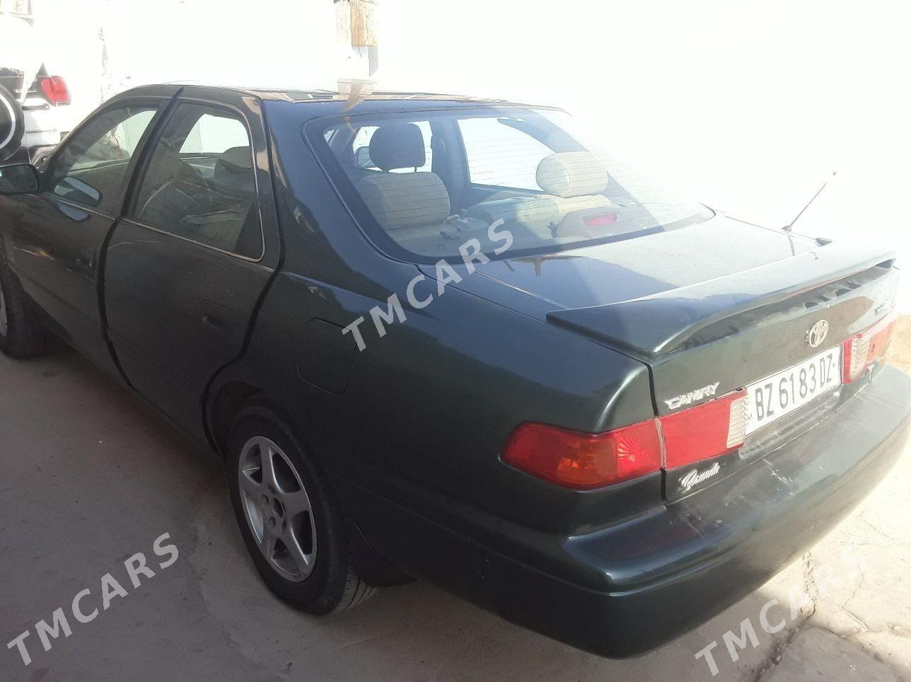 Toyota Camry 2001 - 125 000 TMT - Гороглы (Тагта) - img 4