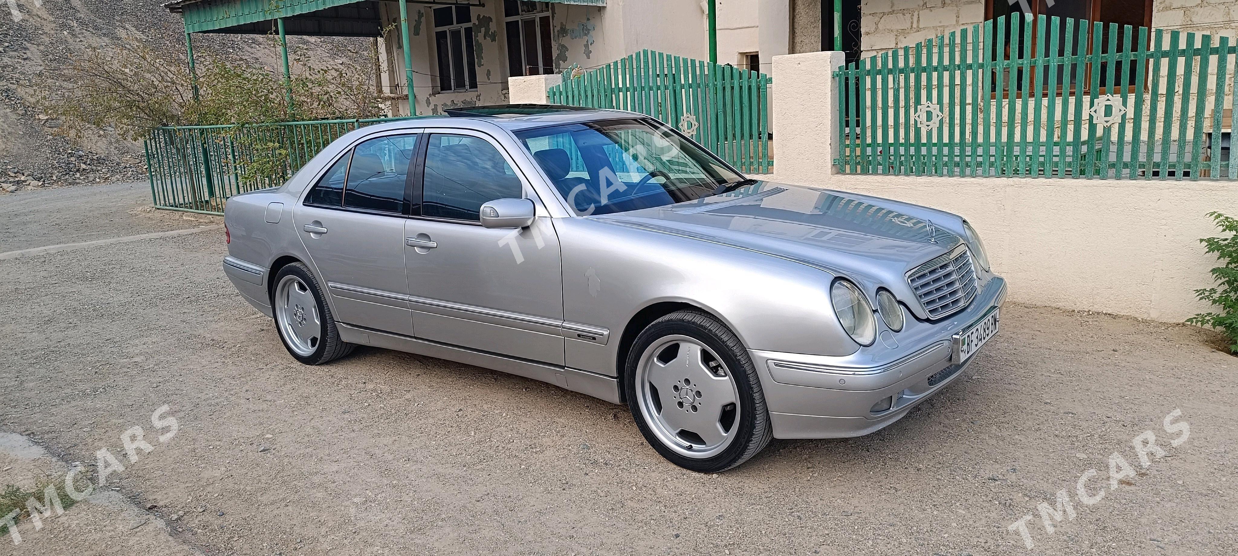 Mercedes-Benz E320 2000 - 125 000 TMT - Туркменбаши - img 2