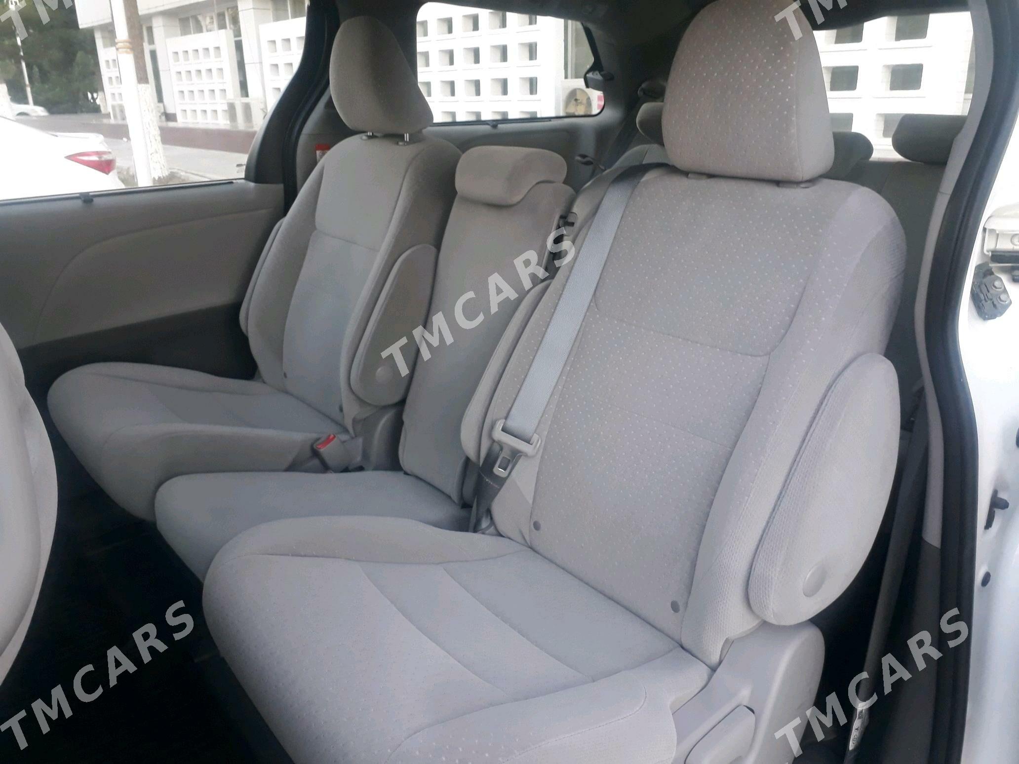 Toyota Sienna 2019 - 330 000 TMT - Aşgabat - img 6