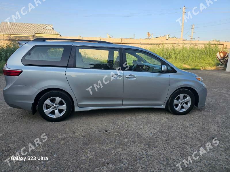 Toyota Sienna 2019 - 400 000 TMT - Мары - img 8