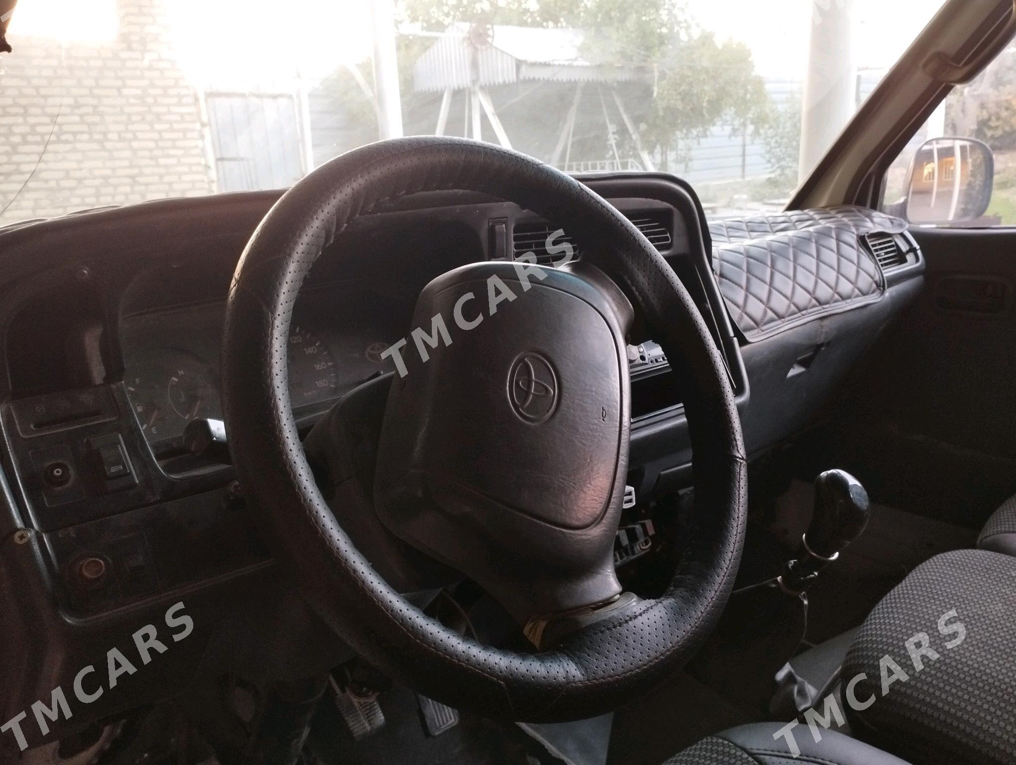 Toyota Hiace 2003 - 130 000 TMT - Сакарчага - img 6