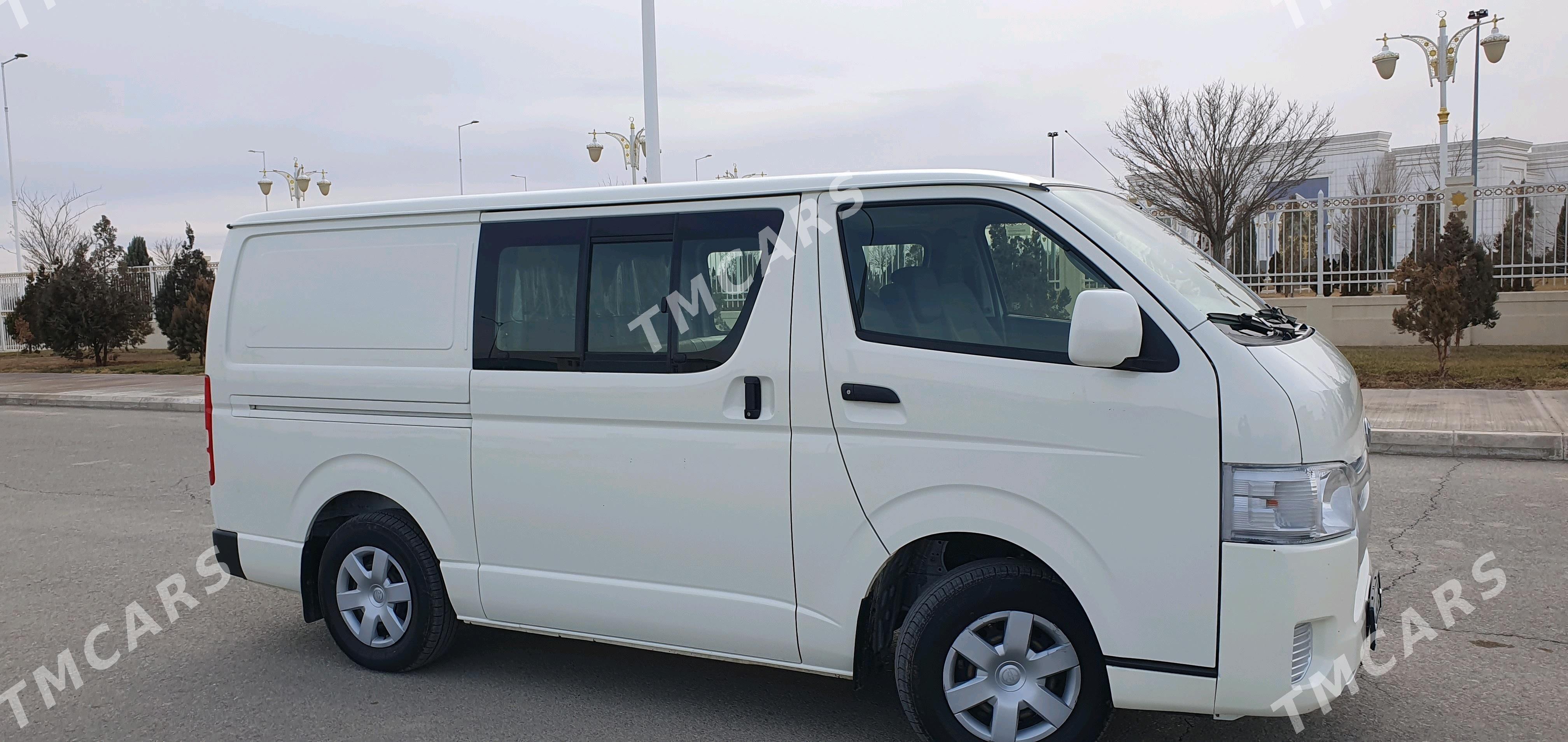 Toyota Hiace 2020 - 450 000 TMT - Daşoguz - img 3