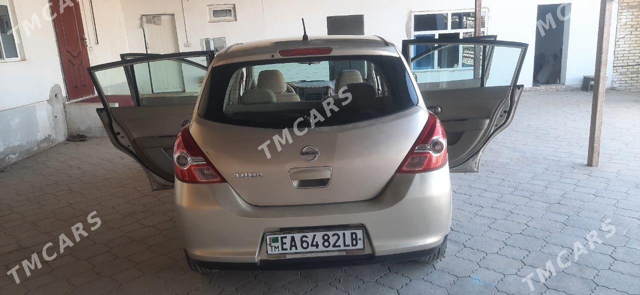 Nissan Tiida 2009 - 90 000 TMT - Халач - img 2