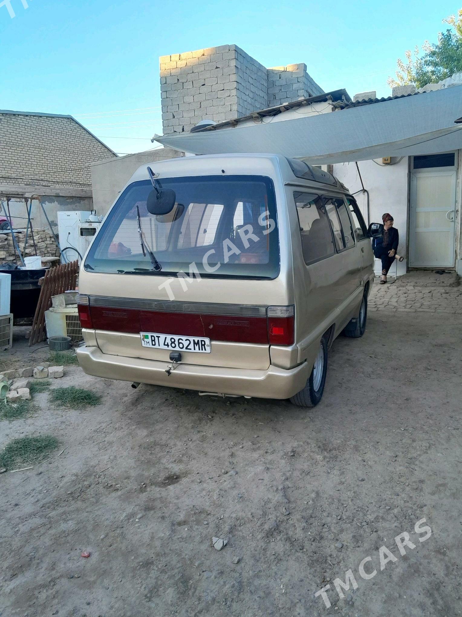 Toyota Town Ace 1989 - 36 000 TMT - Мары - img 4