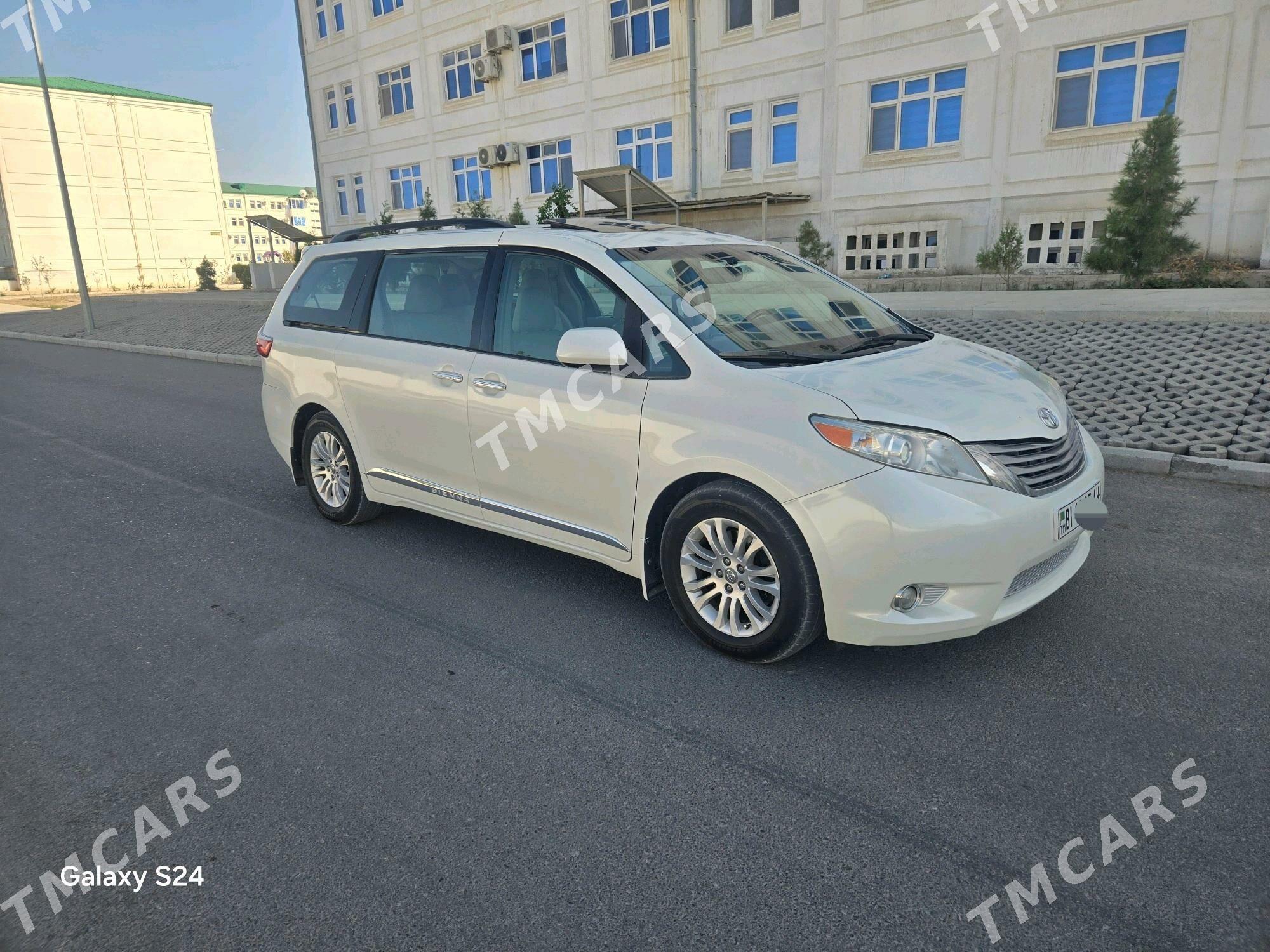 Toyota Sienna 2016 - 345 000 TMT - Гёкдепе - img 2