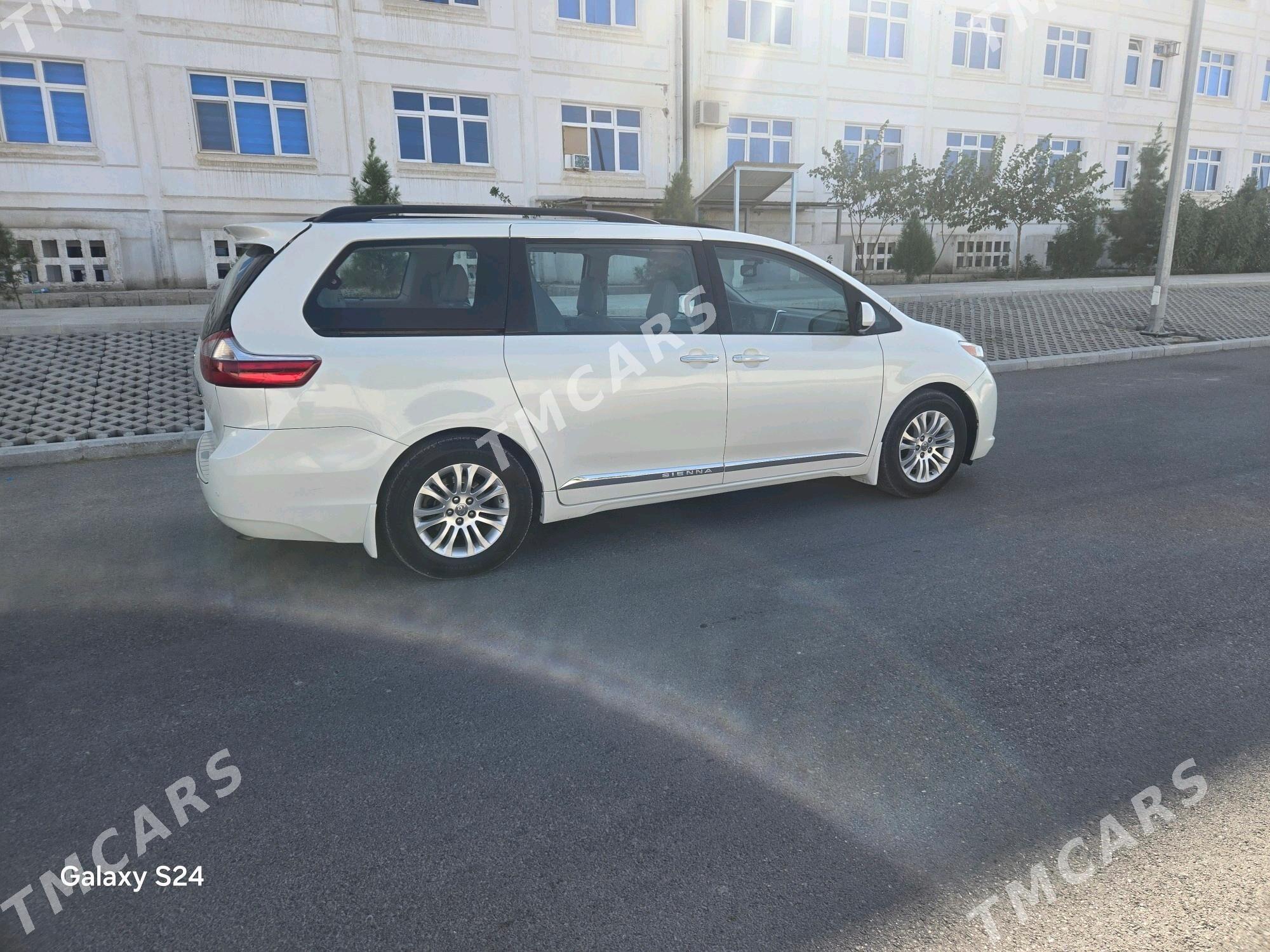 Toyota Sienna 2016 - 345 000 TMT - Гёкдепе - img 3