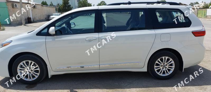 Toyota Sienna 2020 - 525 000 TMT - Гызыларбат - img 3