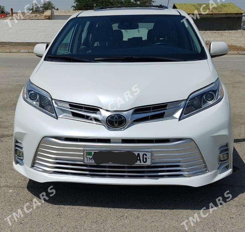 Toyota Sienna 2020 - 525 000 TMT - Гызыларбат - img 4