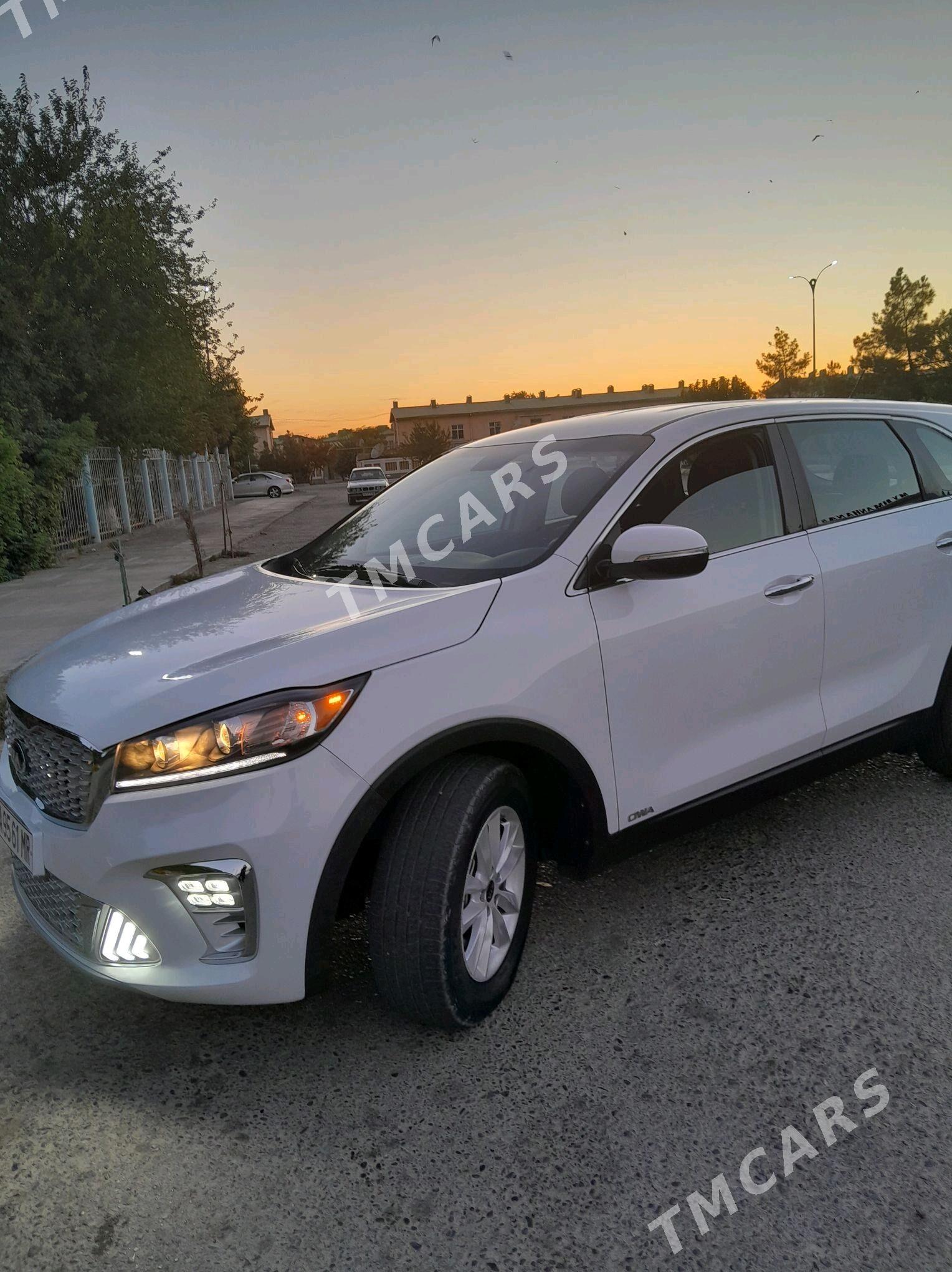 Kia Sorento 2019 - 300 000 TMT - Байрамали - img 2