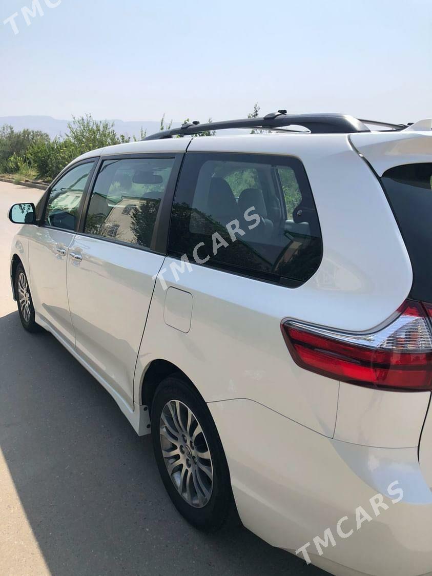 Toyota Sienna 2019 - 490 000 TMT - Aşgabat - img 3