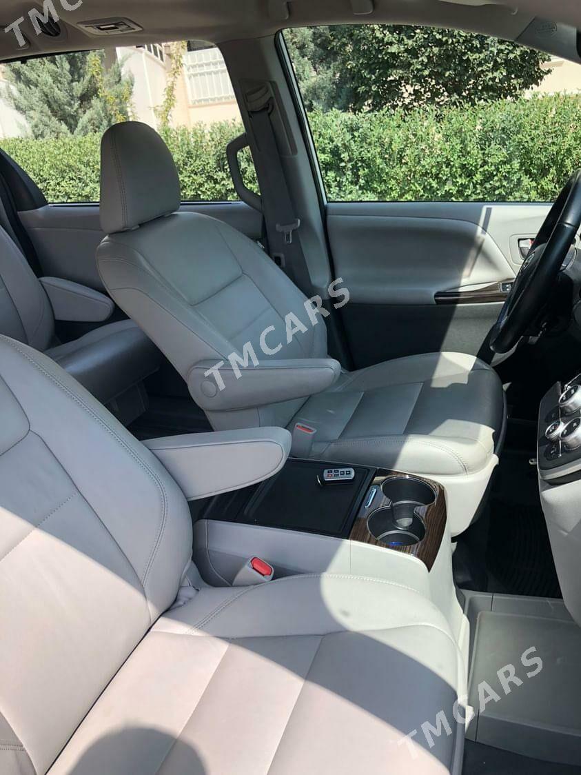 Toyota Sienna 2019 - 490 000 TMT - Aşgabat - img 7