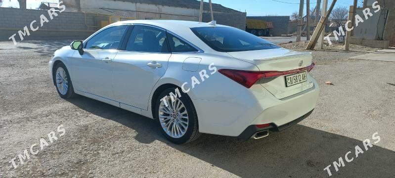 Toyota Avalon 2019 - 460 000 TMT - Кака - img 5