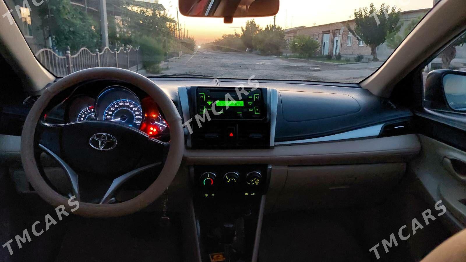 Toyota Yaris 2014 - 140 000 TMT - Чарджоу - img 2