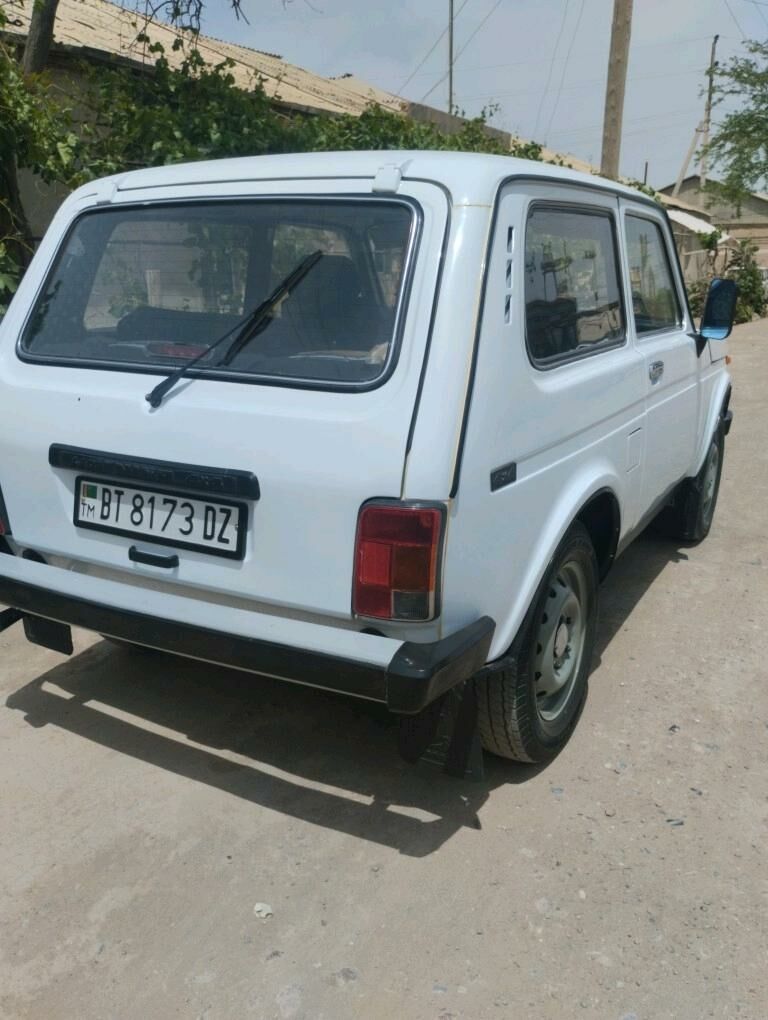 Lada Niva 2002 - 70 000 TMT - Гурбансолтан Едже - img 3