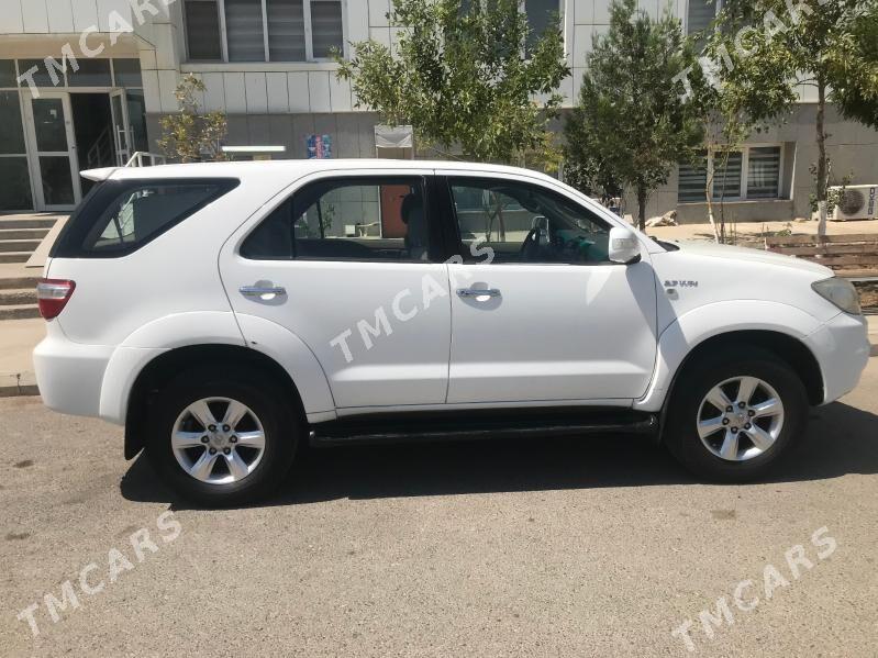 Toyota Fortuner 2010 - 300 000 TMT - Aşgabat - img 3