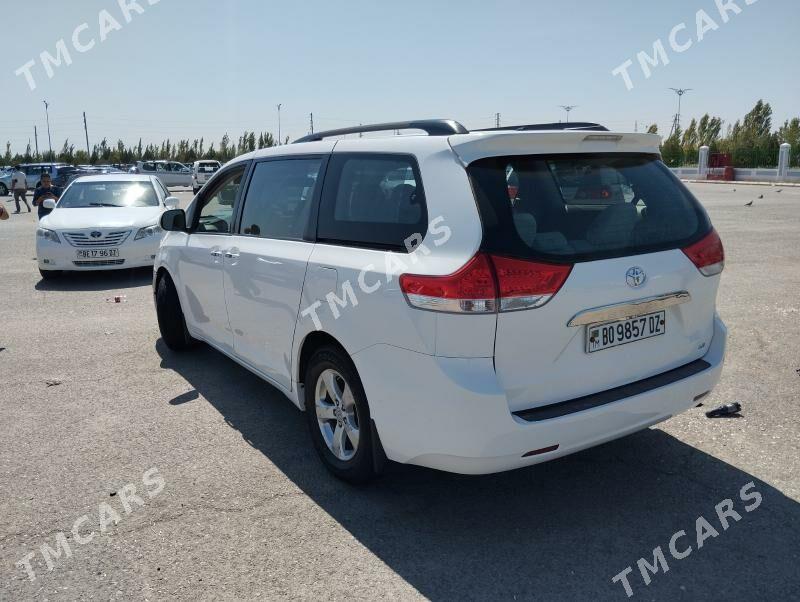 Toyota Sienna 2011 - 245 000 TMT - Гурбансолтан Едже - img 4