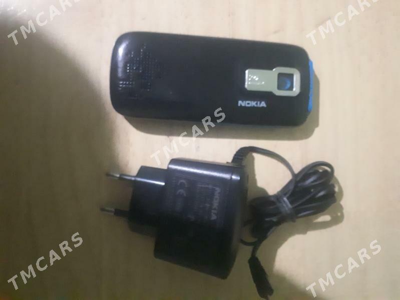 Nokia 5130 gyzyl-gök reñk - Büzmeýin - img 2