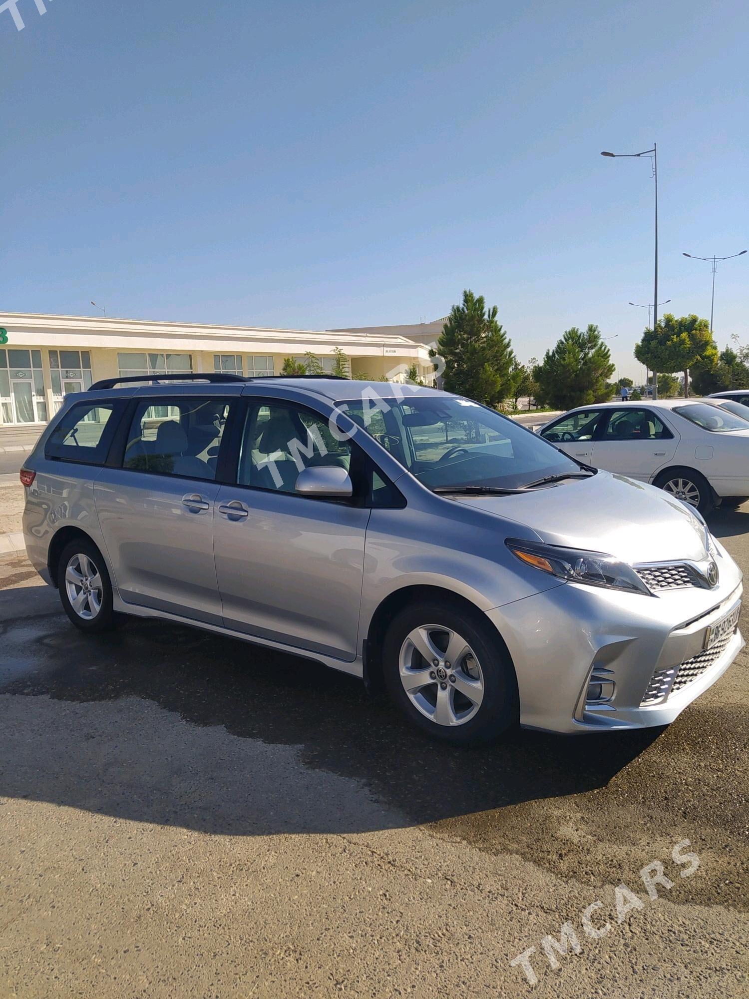 Toyota Sienna 2019 - 380 000 TMT - Дянев - img 5