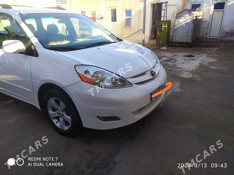 Toyota Sienna 2006 - 220 000 TMT - Ашхабад - img 10