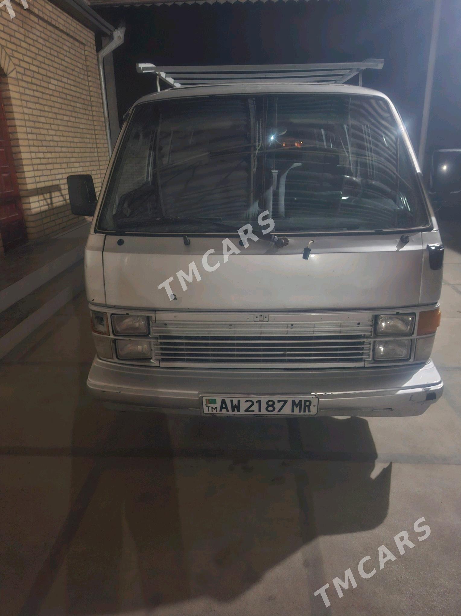 Toyota Hiace 1989 - 46 000 TMT - Мары - img 7