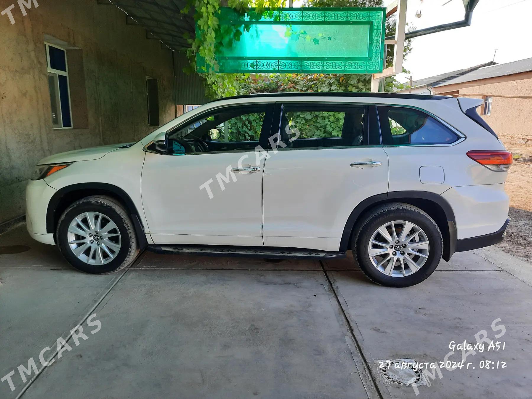 Toyota Highlander 2017 - 500 000 TMT - Köneürgenç - img 2