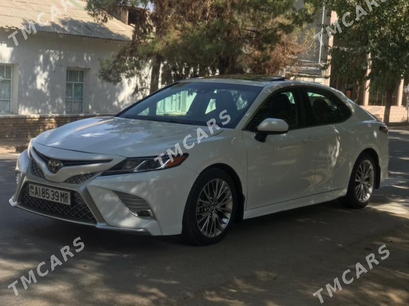 Toyota Camry 2018 - 300 000 TMT - Ёлётен - img 2