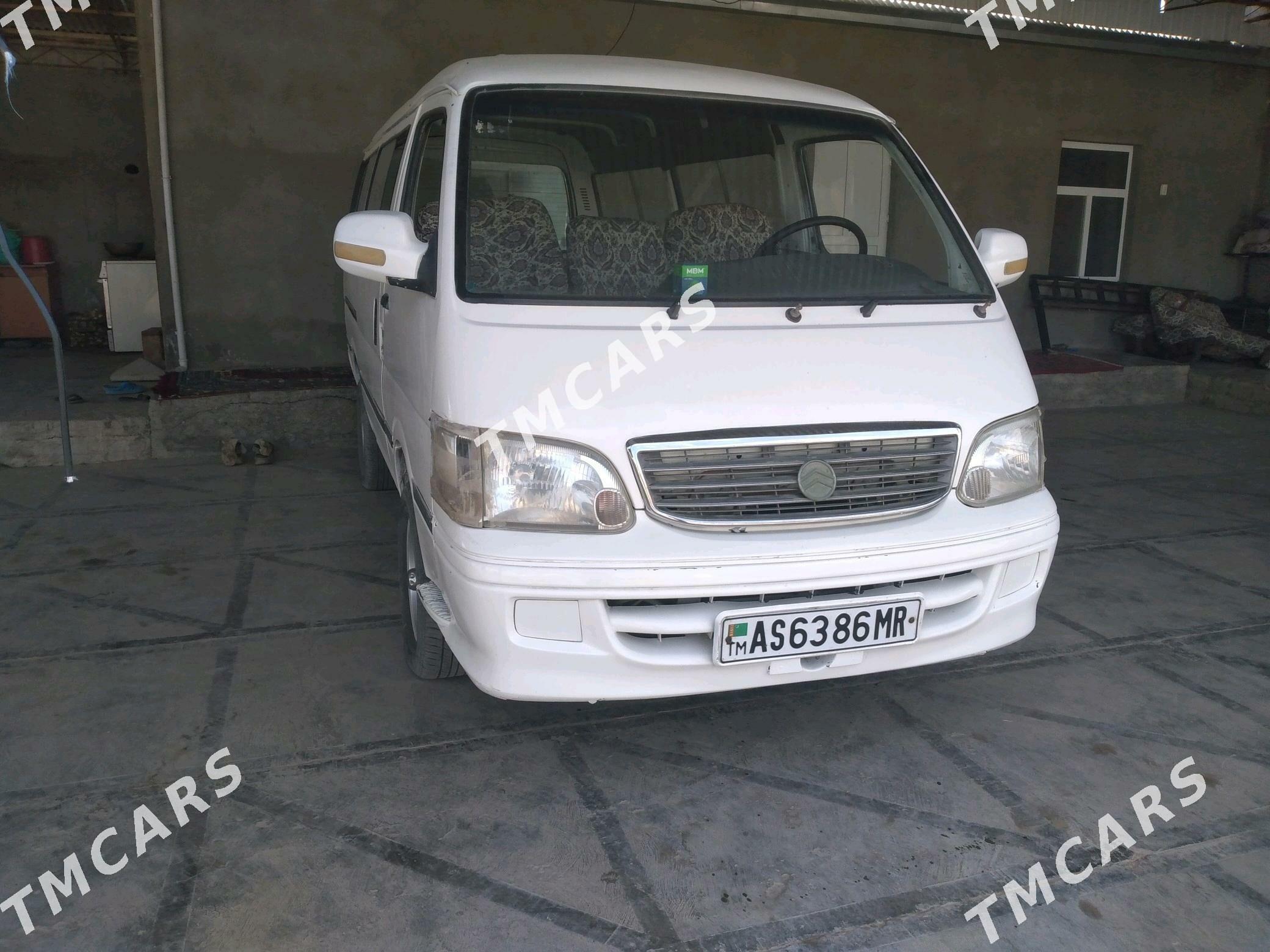 Toyota Hiace 2009 - 70 000 TMT - Мары - img 2