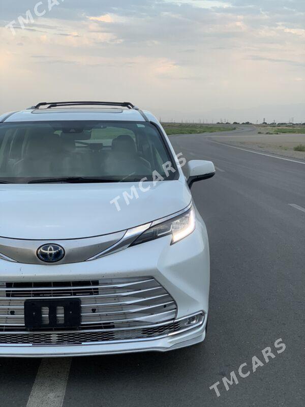 Toyota Sienna 2022 - 725 000 TMT - Aşgabat - img 8