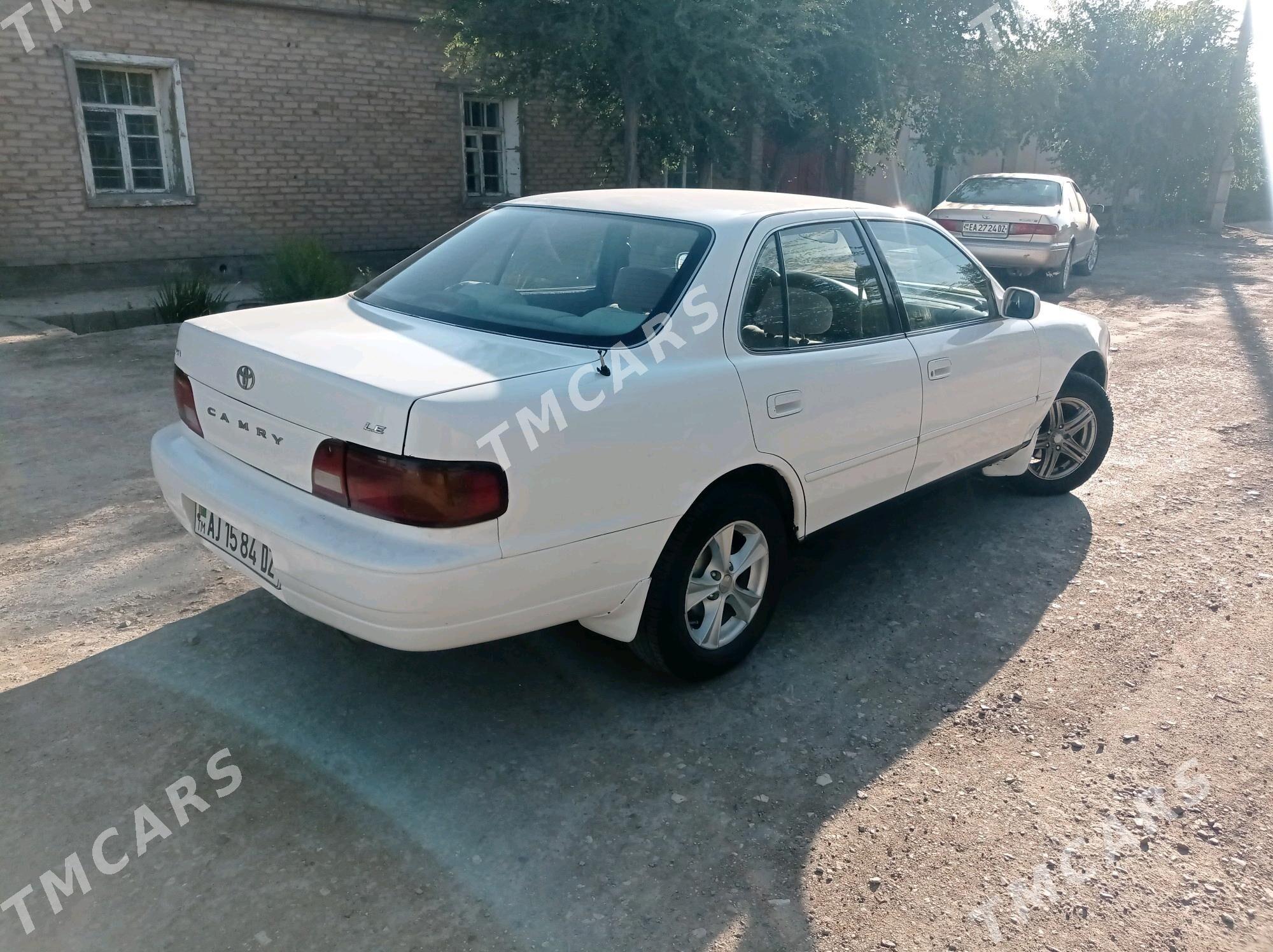 Toyota Camry 1996 - 75 000 TMT - Köneürgenç - img 2