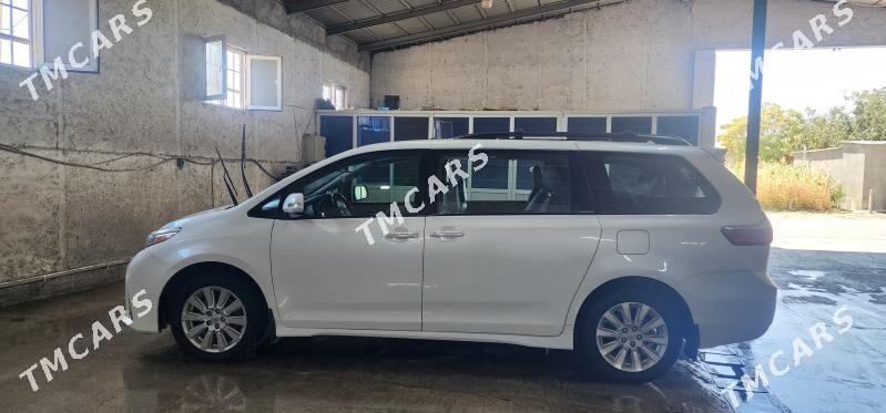 Toyota Sienna 2017 - 350 000 TMT - Aşgabat - img 5