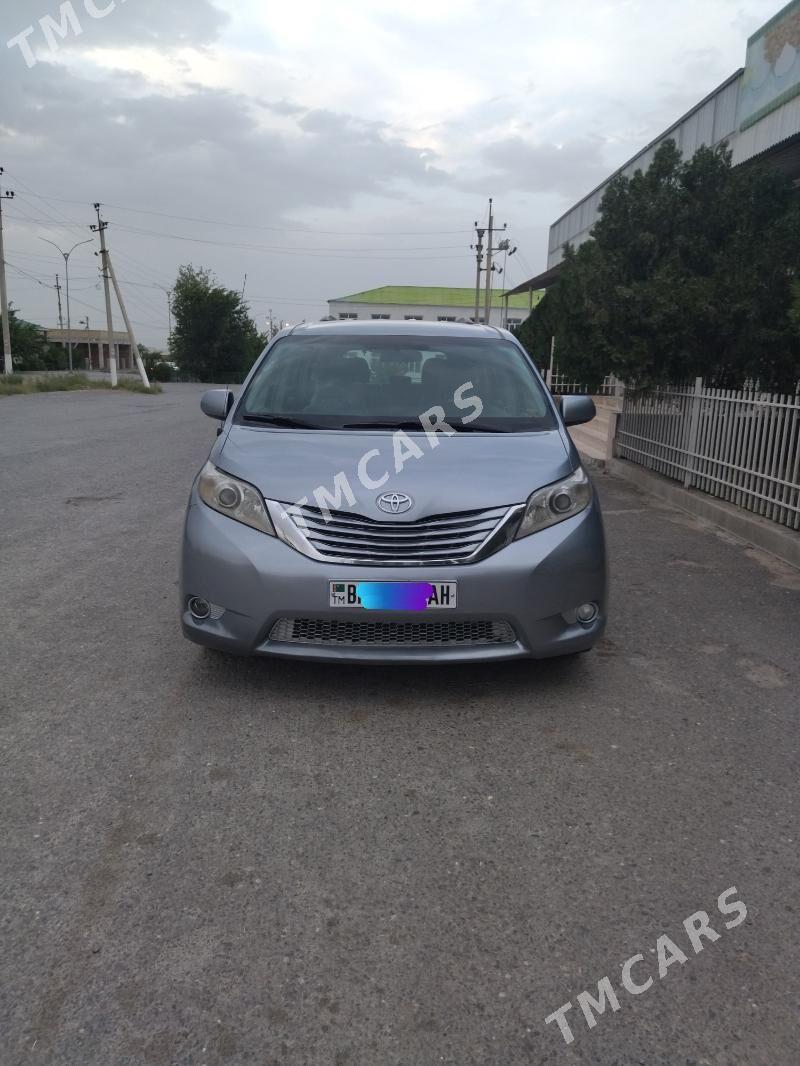 Toyota Sienna 2011 - 235 000 TMT - Бедев - img 2