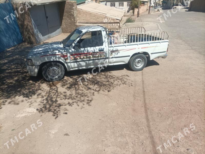 Toyota Hilux 1996 - 60 000 TMT - Türkmenbaşy - img 3