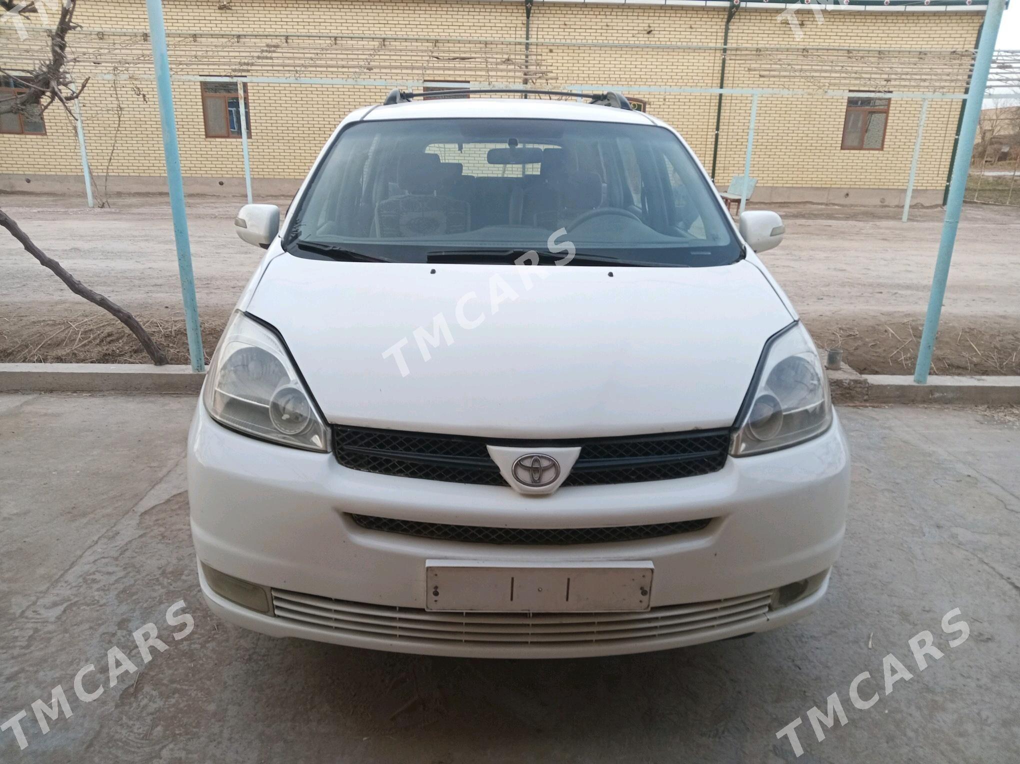 Toyota Sienna 2004 - 175 000 TMT - Дянев - img 2