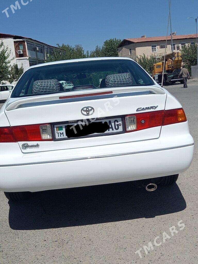 Toyota Camry 2001 - 115 000 TMT - 6 мкр - img 2