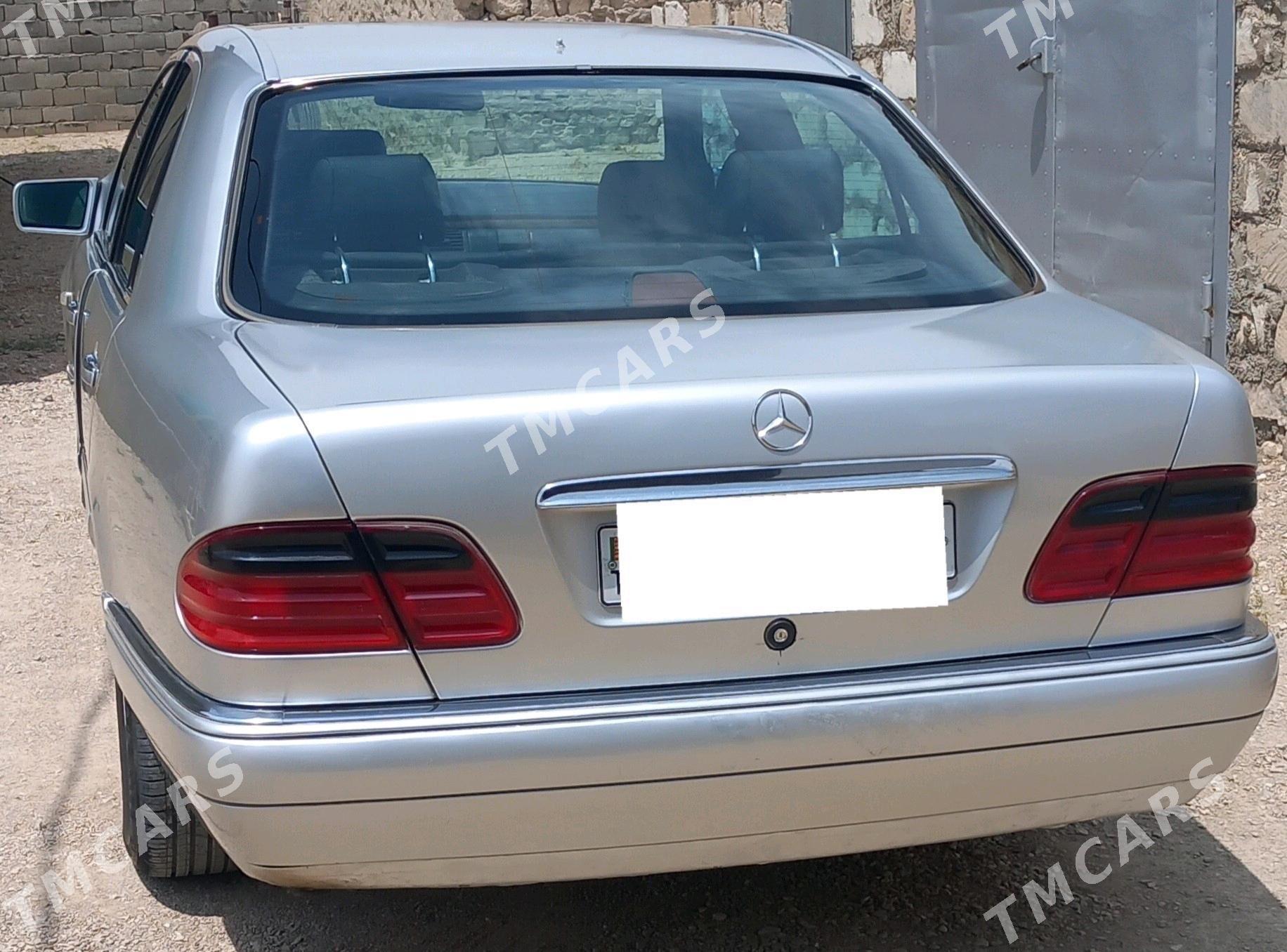 Mercedes-Benz E320 1996 - 52 000 TMT - Балканабат - img 2