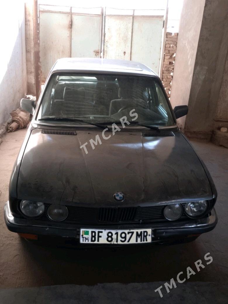 BMW 520 1987 - 19 000 TMT - Векильбазар - img 2