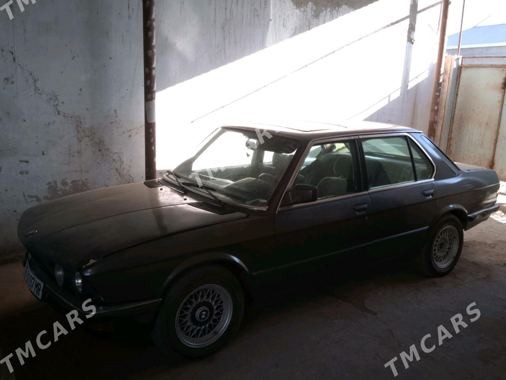 BMW 520 1987 - 19 000 TMT - Векильбазар - img 3