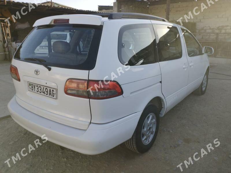 Toyota Sienna 2002 - 150 000 TMT - Aşgabat - img 3