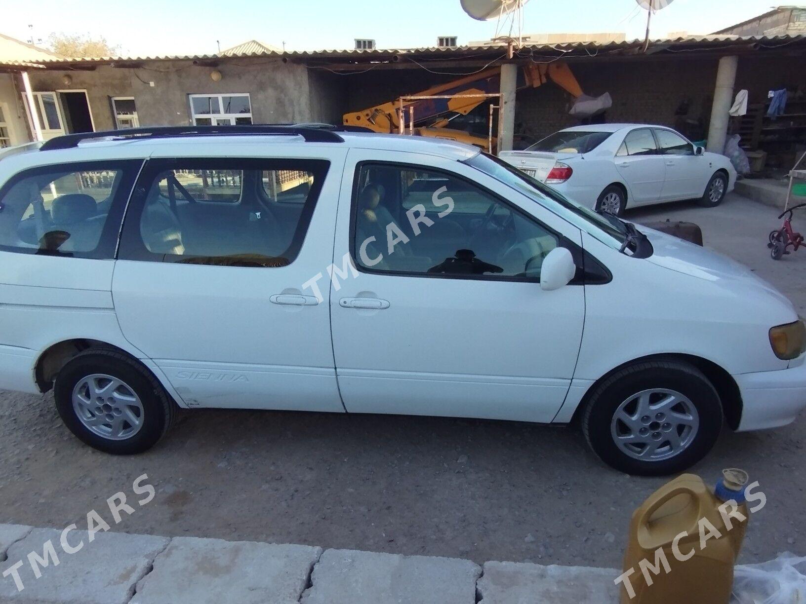 Toyota Sienna 2002 - 150 000 TMT - Aşgabat - img 2