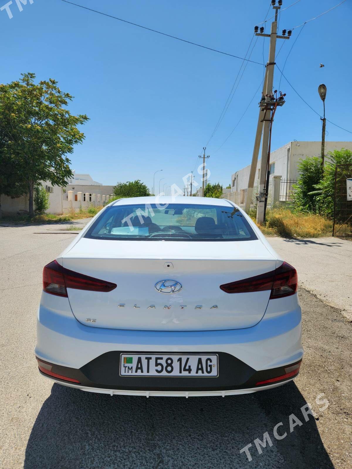 Hyundai Elantra 2019 - 215 000 TMT - Kim raýon - img 9