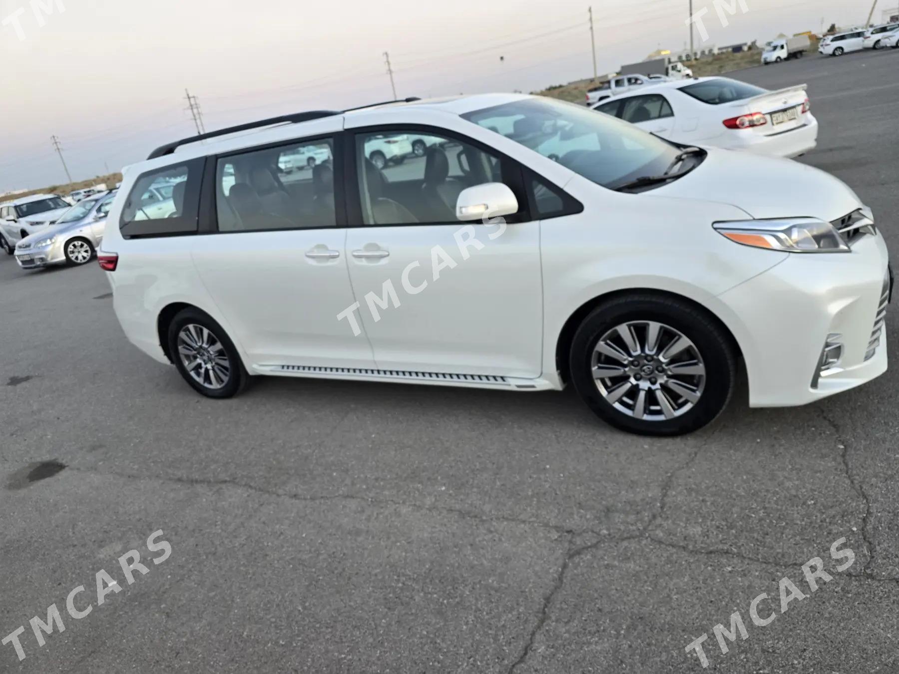 Toyota Sienna 2018 - 720 000 TMT - Aşgabat - img 7