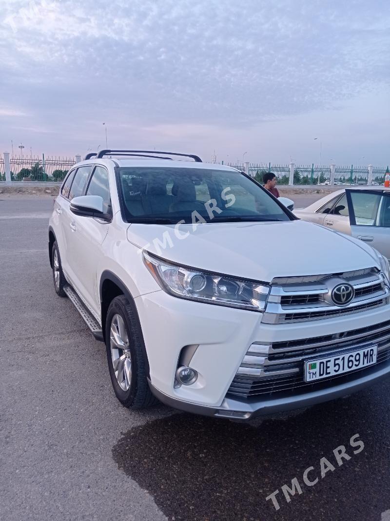 Toyota Highlander 2018 - 375 000 TMT - Мары - img 3