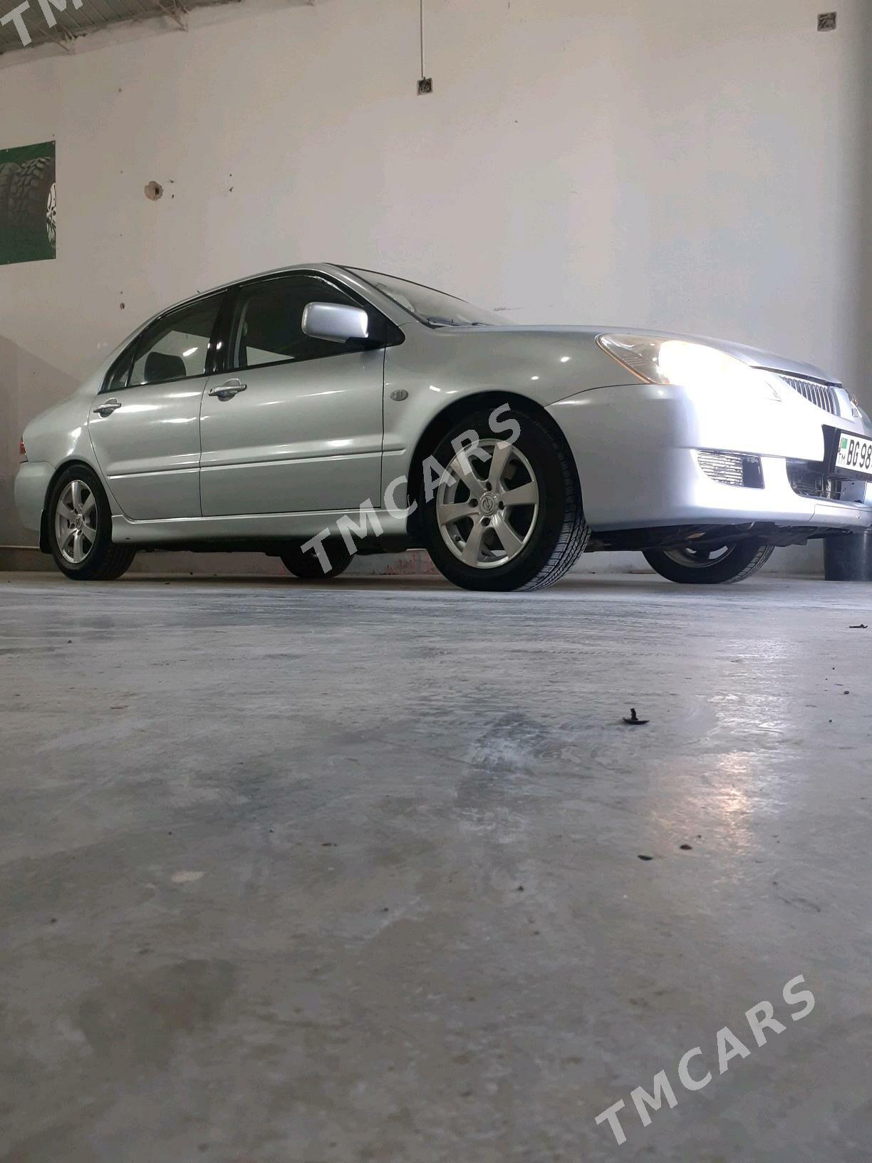 Mitsubishi Lancer 2004 - 95 000 TMT - Балканабат - img 2