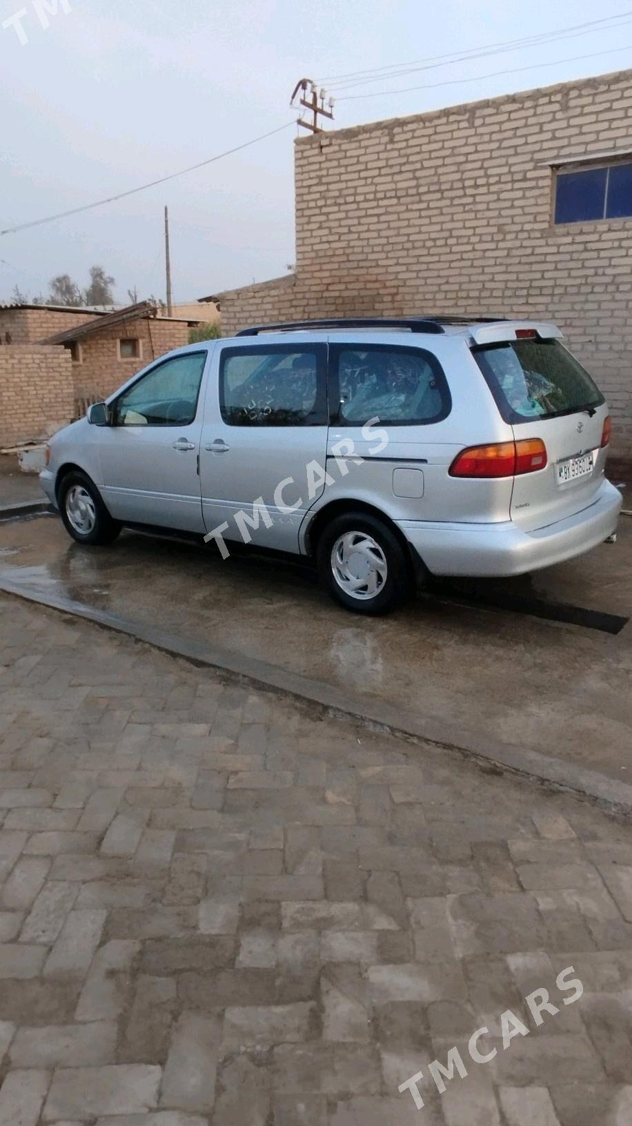 Toyota Sienna 1999 - 110 000 TMT - Саят - img 5