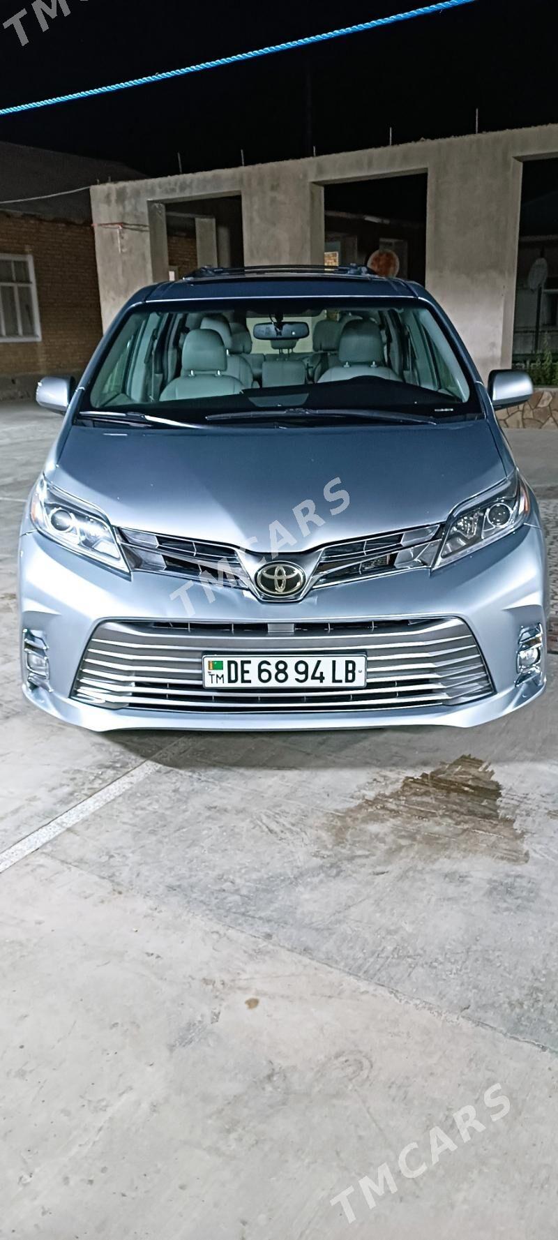 Toyota Sienna 2019 - 487 500 TMT - Türkmenabat - img 4