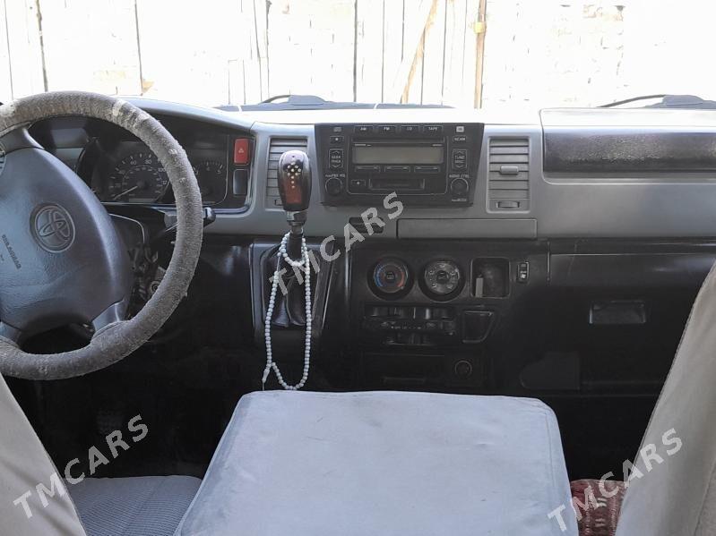 Toyota Hiace 2006 - 150 000 TMT - Ак-Бугдайский этрап - img 3