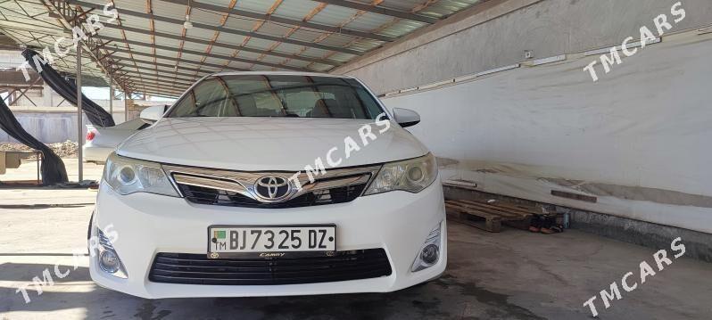 Toyota Camry 2012 - 200 000 TMT - Дашогуз - img 4