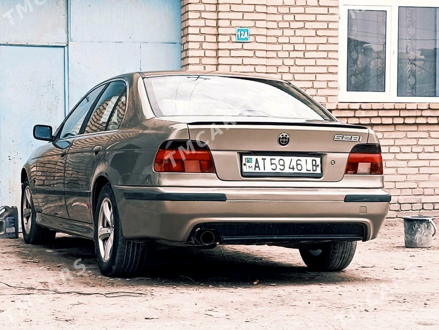 BMW 528 2000 - 105 000 TMT - Туркменабат - img 3