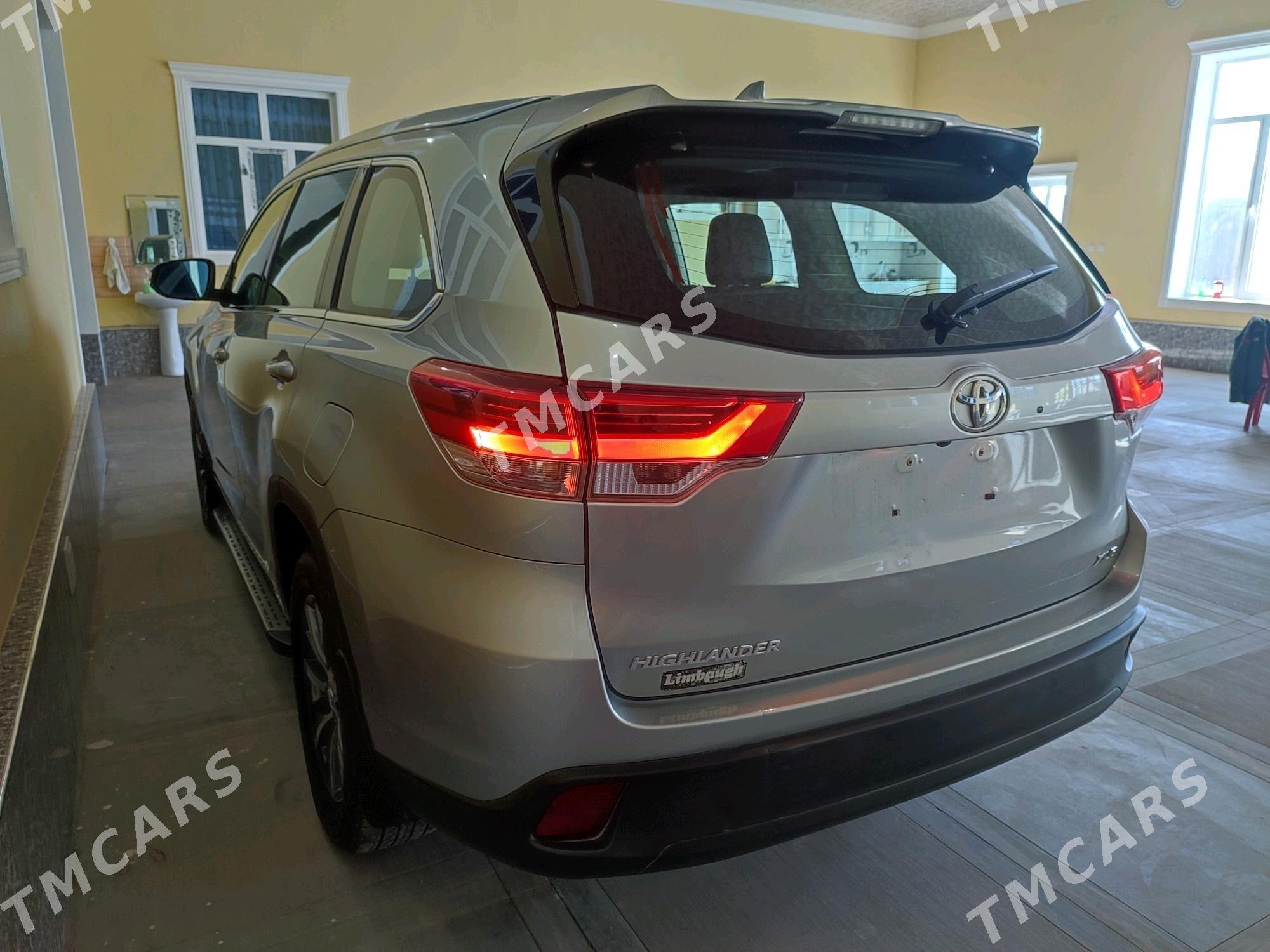 Toyota Highlander 2018 - 460 000 TMT - Türkmenabat - img 2