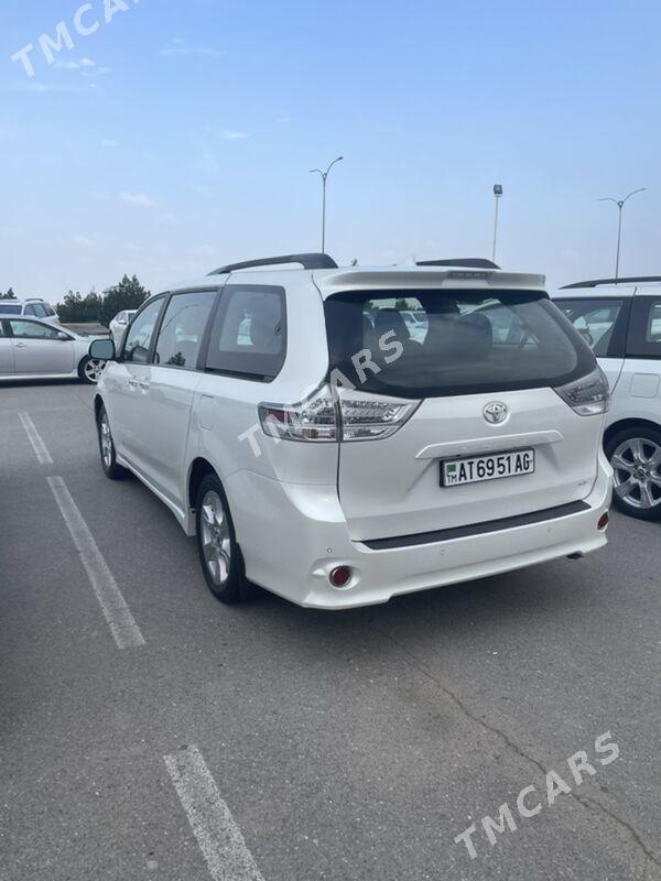 Toyota Sienna 2018 - 362 000 TMT - Aşgabat - img 2